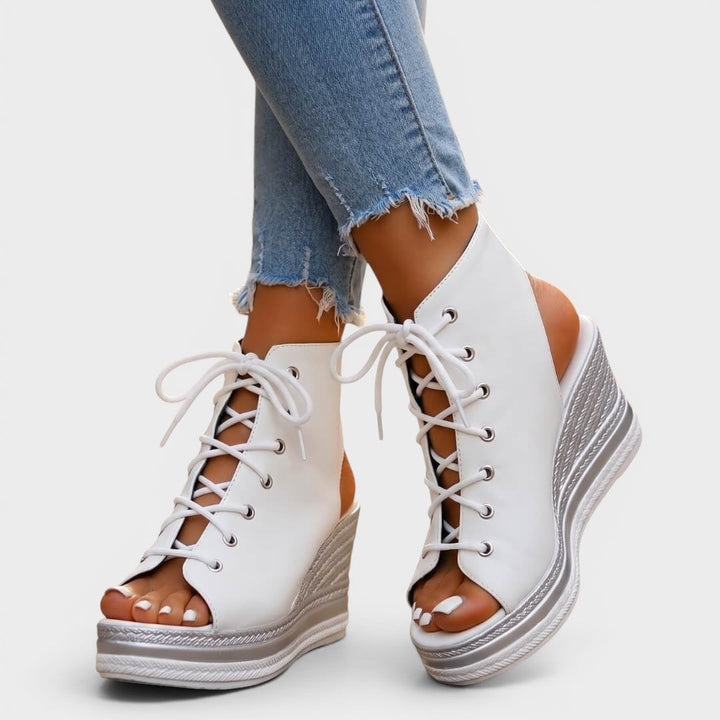 Elaina - Høj snøret kilehælsandal